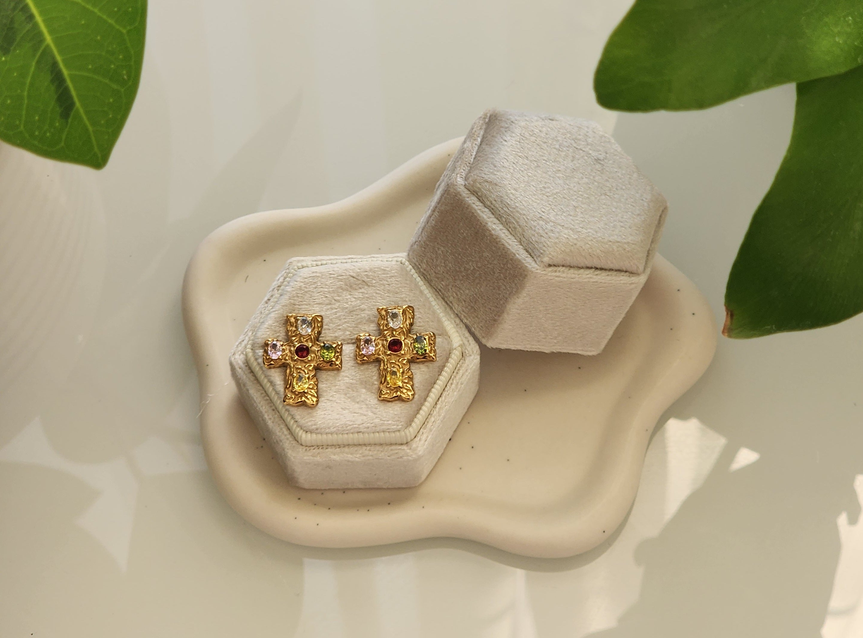 How to Style Stainless Steel Jewelry?